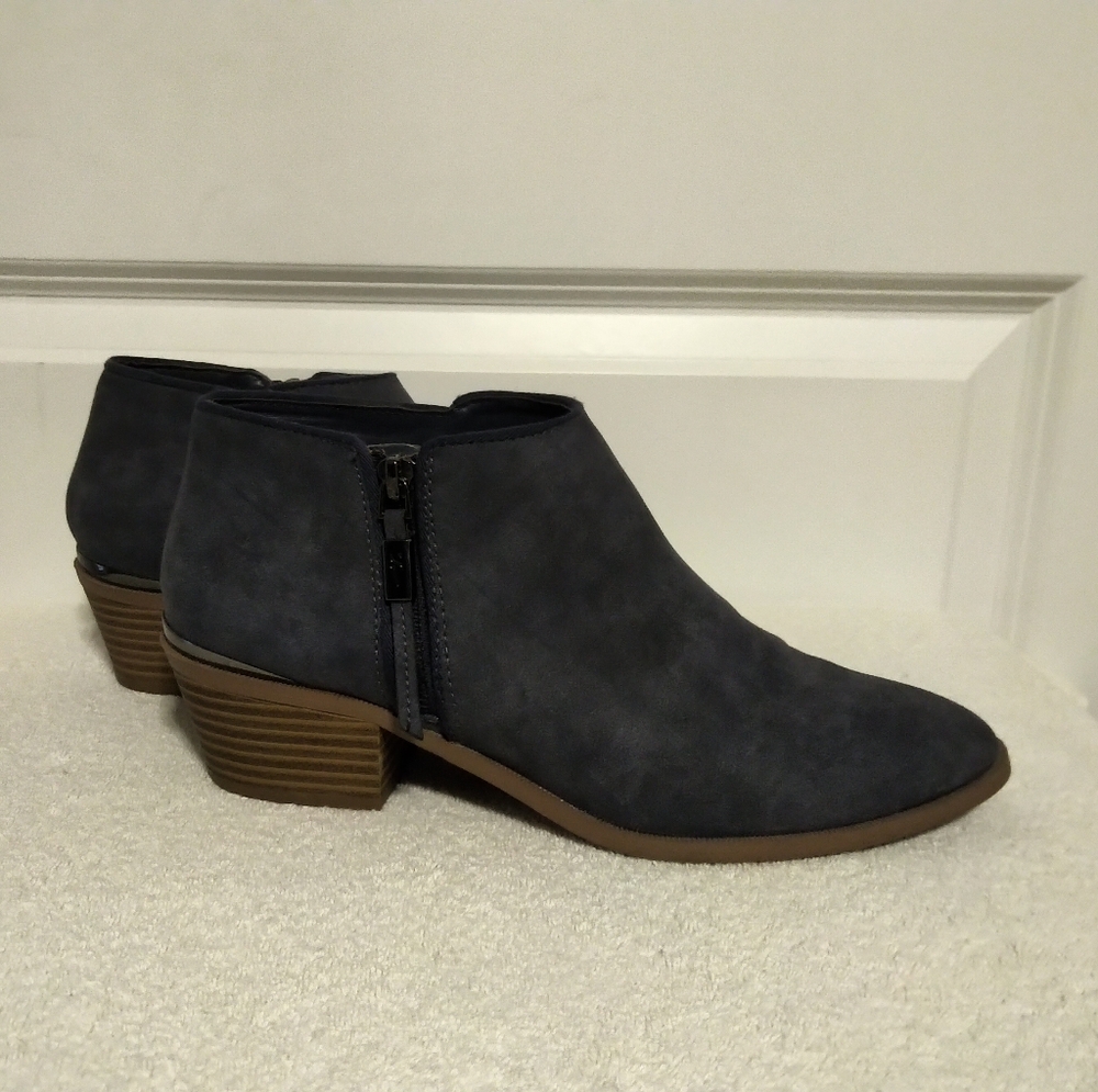 Simply Vera Vera Wang Dark Blue Ankle Boots - Size 9